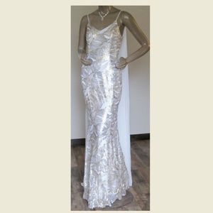 City Triangles Gown Ivory & Gold 7 NWT $200
